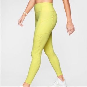 ATHLETA Contender laser cut 7/8 tight in yellow XL